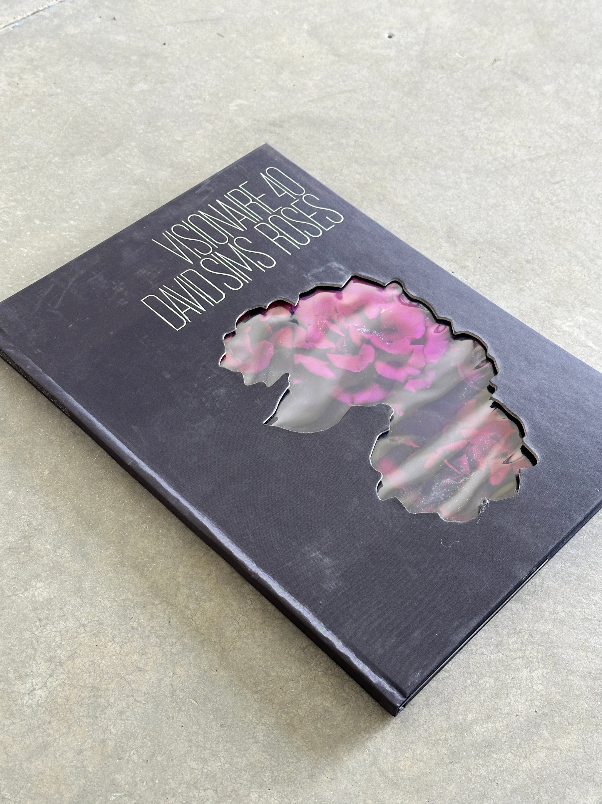 VISIONAIRE 40 DAVID SIMS / ROSES サイン本 VISIONAIRE 40 DAVID SIMS / ROSES サイン本 【公式ショッピングサイト】
